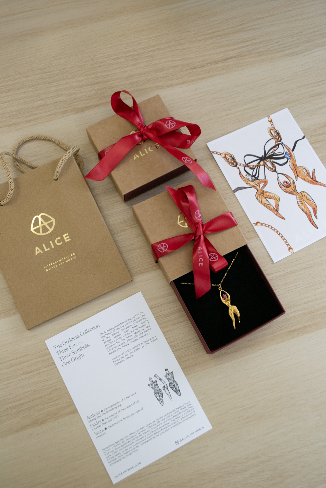 Vesta Gold-Plated Pendant - imagine 4